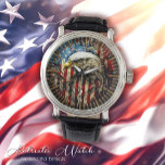 Vintager US-Flaggenamerikaner Armbanduhr<br><div class="desc">Mit unserer Vintagen US Flag American Eagle Watch beeindrucken Sie zeitlos elegant und patriotisch. Dieses bemerkenswerte Uhrwerk zeigt ein einzigartiges Design eines amerikanischen Adlers, der über eine klassische US-Flagge überlagert ist und die Stärke und Freiheit unserer großen Nation symbolisiert. Die Uhr ist aus hochwertigen, langlebigen Materialien gefertigt und bietet nicht...</div>