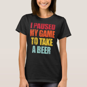 Vintager Videospieler, den ich mit meinem Spiel an T-Shirt