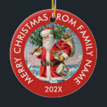 Vintager Weihnachtsmann Keramik Ornament<br><div class="desc">Vintager Weihnachtsmann mit Evergreens und Weihnachtsgeschenke und individualisierbarer grüner Typografie. Frohe Weihnachten aus dem Familiennamen und dem Jahr.</div>