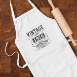 Vintages Alter bis Perfektion Funny Typografy Lange Schürze<br><div class="desc">Anleitung: ・Um die Ziffern des Jahres zu ändern - Zuerst klicken Sie auf Weitere Anpassungen. Sie werden eine Reihe von Designlinien auf den links sehen, und einige mit einem Blick nach rechts. Das Auge bedeutet, dass sie versteckt werden. Um Ihre Nummer anzupassen, verstecken Sie zuerst eine überlagerte Zahl, indem Sie...</div>