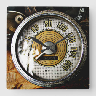 Vintages Automobilgeschwindigkeitsmessgerät Quadratische Wanduhr