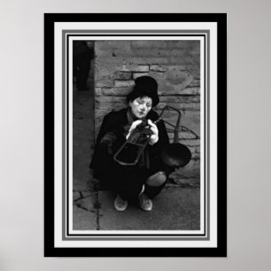 Vintages B&W-Fotoclown mit Trombone 12 x 16 Poster
