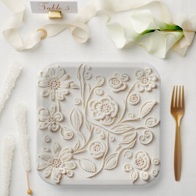 Vintages, besticktes Blumendesign aus Elfenbein Pappteller (Hochzeit)