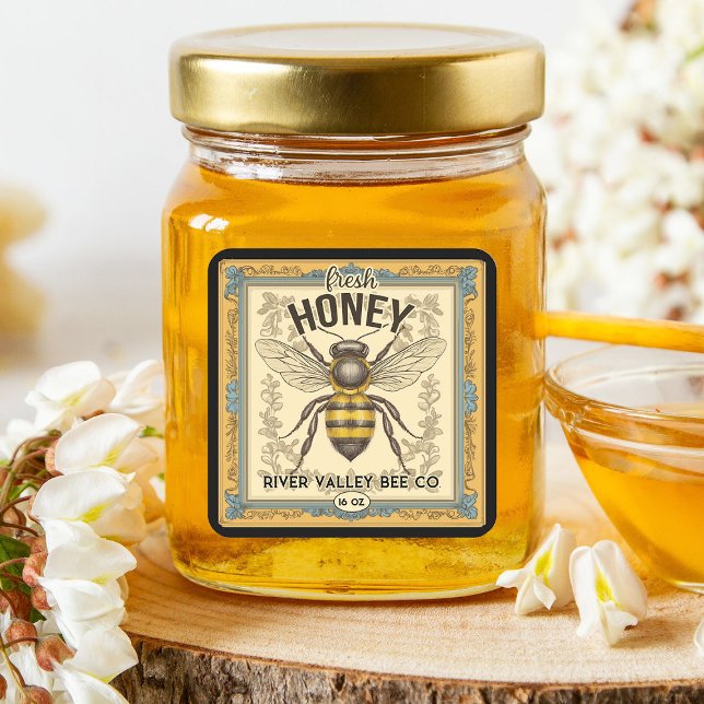 Vintages Bienenhoniglabel Quadratischer Aufkleber (An elegant vintage style honey label sticker.)