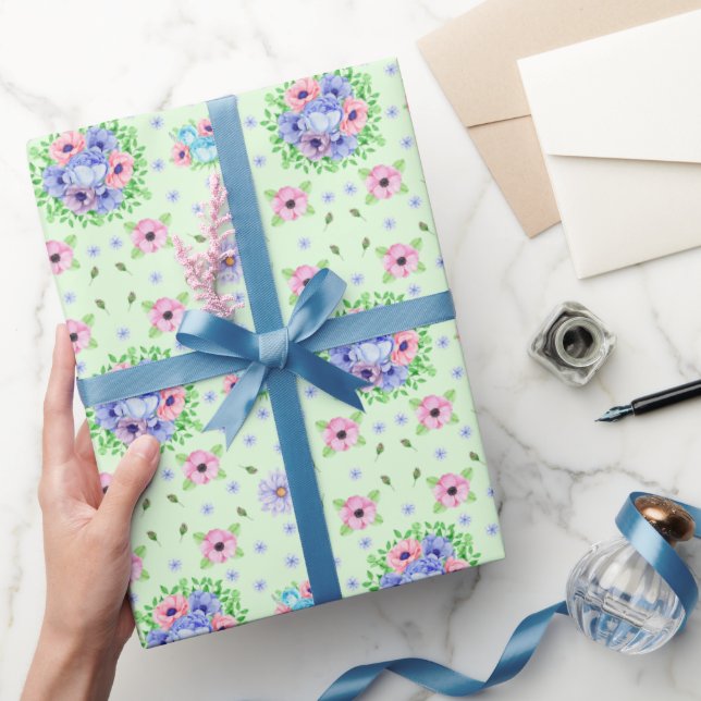 Vintages Blumenmuster Grün Geschenkpapier (Schenken)