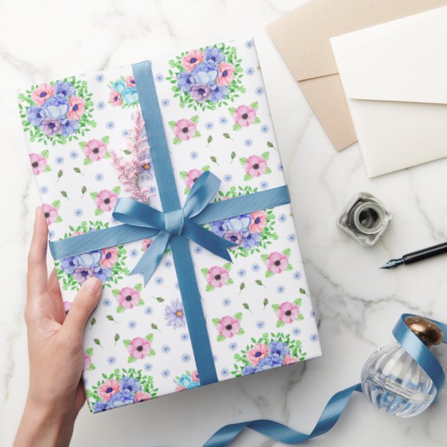 Vintages Blumenmuster Weiß Geschenkpapier (Schenken)