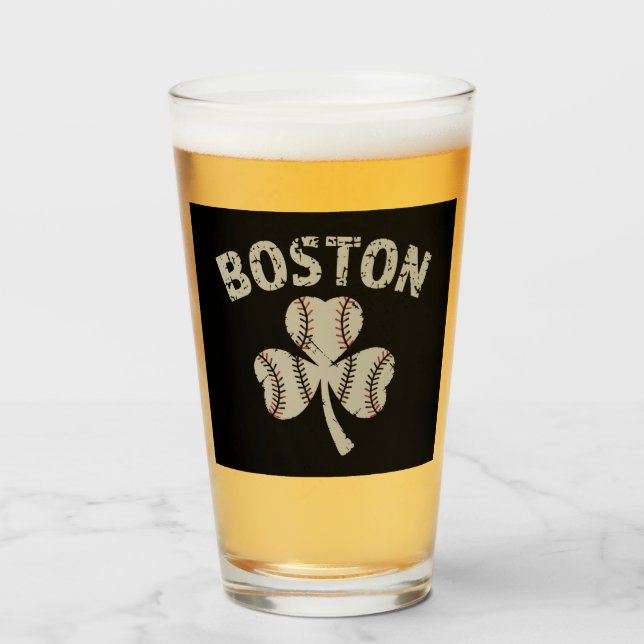 Vintages Boston St Patrick's Day Irish Kleeblatt Glas (Vorne (Gefüllt))