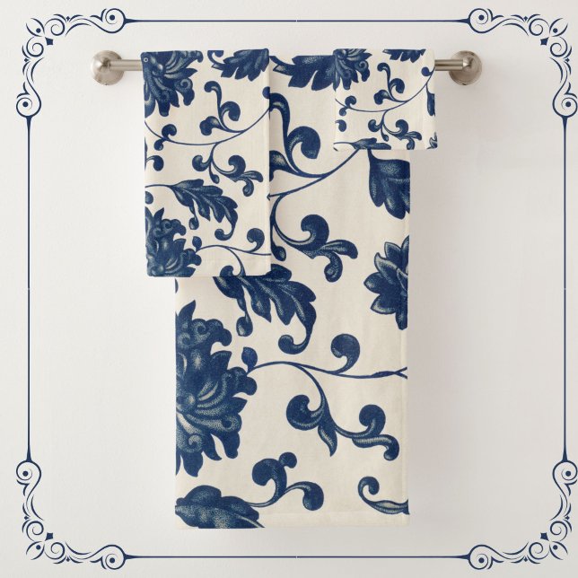 Vintages botanisches Blau + weißes Muster Badhandtuch Set (Elegant blue + creamy white vintage swirling floral pattern towels to freshen up your bathroom décor)
