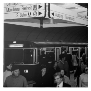 Vintages Deutschland München Bahnhof Marienplatz Fliese