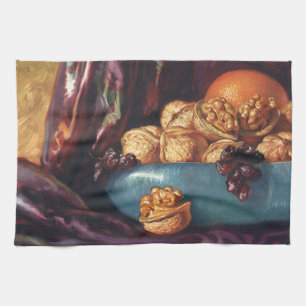 Vintages Essen, Walnüsse und Obst in einer Blauen  Geschirrtuch