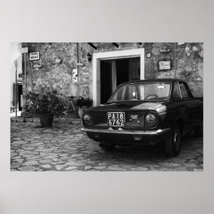 Vintages FIAT-Fahrzeug in Italien in monochromen F Poster
