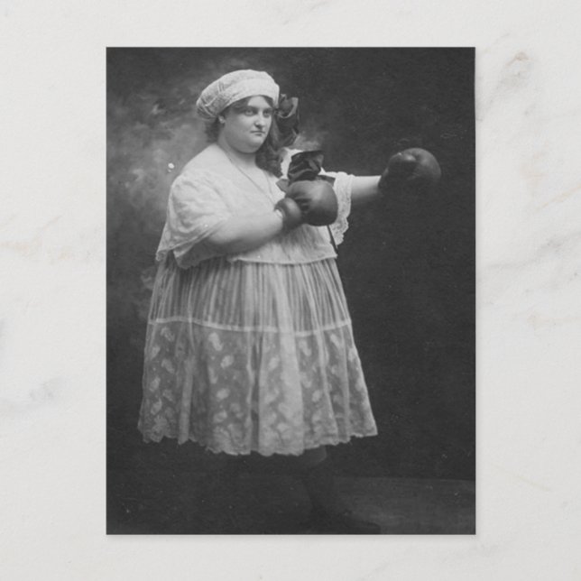 Vintages Funny Fat Woman Boxing Postkarte (Vorderseite)