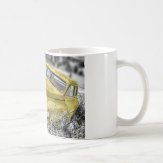 Vintages gelbes klassisches Auto Tasse