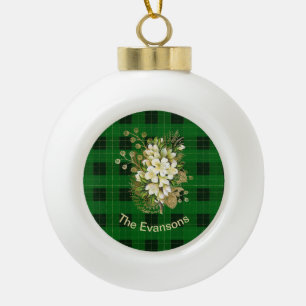 Vintages Gold und weißes Bouquet auf Green Karier Keramik Kugel-Ornament