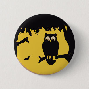 Vintages Halloween, Spooky Owl im Baum mit dem Mon Button