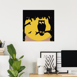 Vintages Halloween, Spooky Owl im Baum mit dem Mon Poster