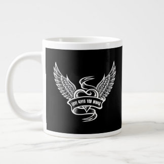 Vintages Herz mit Flügeln, Liebe gibt Ihnen Flügel Jumbo-Tasse
