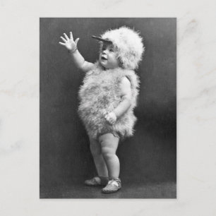 Vintages Huhn-Anzugs-Mädchen-Ostern-Kostüm Feiertagspostkarte
