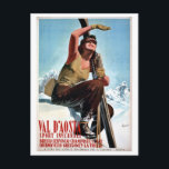 Vintages italienisches Wintersportort Postkarte<br><div class="desc">Val d'Aosta Von einem Vintagen italienischen Reiseplakat, das eine junge Frau zeigt, die auf einem Bergfelsen sitzt und ihre Skier hält. Das Aostatal (Italienisch: Aostatal (offiziell) oder Aostatal (gewöhnlich), Französisch: Aostatal (offiziell) oder Aostal (gewöhnlich), Arpitan: Val d'Outa) ist eine halbautonome Gebirgsregion im Nord-Western Italien. Es grenzt an Rhône-Alpes, Frankreich im...</div>