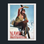 Vintages italienisches Wintersportort Postkarte<br><div class="desc">Val d'Aosta Von einem Vintagen italienischen Reiseplakat, das eine junge Frau zeigt, die auf einem Bergfelsen sitzt und ihre Skier hält. Das Aostatal (Italienisch: Aostatal (offiziell) oder Aostatal (gewöhnlich), Französisch: Aostatal (offiziell) oder Aostal (gewöhnlich), Arpitan: Val d'Outa) ist eine halbautonome Gebirgsregion im Nord-Western Italien. Es grenzt an Rhône-Alpes, Frankreich im...</div>