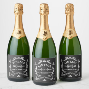 Vintages Jahr bis zum perfekten Geburtsjahr