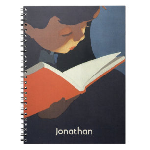 Vintages Kind, das ein Buch aus der Bibliothek lie