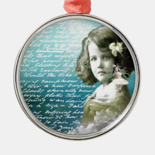 Vintages kleines Mädchen mit Wächterengel Ornament Aus Metall