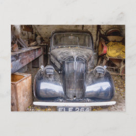 Vintages Kraftfahrzeug in der Garage Postkarte