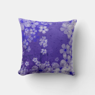 Vintages Lila Blumenmuster Kissen