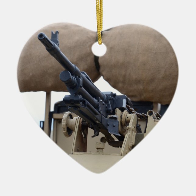 Vintages Maschinen-Gewehr und Rüstung Keramikornament (Vorne)