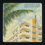 Vintages Miami Art Deco Square Uhr<br><div class="desc">Diese Kollektion wurde von unserem bleibe im Art Deko Winterhaven Hotel,  Autograph Collection am Ende unserer Reise durch Amerika inspiriert. Dieses Winterhaven Hotel erwartet Sie am Ocean Drive,  Miami Beach,  Florida und bietet einen Blick auf den Strand.</div>