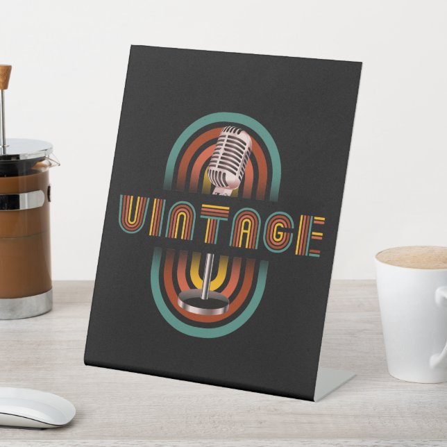 Vintages Mikrofon Sockelschild (In SItu)