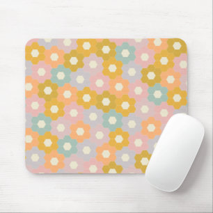 Vintages, modernes Hexagon-Blume-Muster in Pastel Mousepad