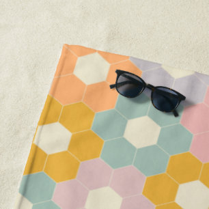 Vintages, modernes Hexagon-Blume-Muster in Pastel Strandtuch