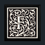 Vintages Monogramm F Art Nouveau Schmuckschachtel<br><div class="desc">Jugendstil-Briefe - Monogramme aus der Kunst- und Handwerksbewegung Dieser Buchstabe F ist ein schönes, robustes Monogramm, das 1901 erstellt und in einem Set von Büchern veröffentlicht wurde. Das Monogramm F ist umgeben von einem wunderschönen, handgezeichnet Weinmuster, das zu jener Zeit im Jugendstil-Stil gehalten war und durch stilisierte und fließende Designs,...</div>