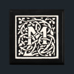 Vintages Monogramm M Art Nouveau Erinnerungskiste<br><div class="desc">Jugendstil-Briefe - Monogramme von der Kunst- und Handwerksbewegung Dieser Buchstabe M ist ein schönes, im Jahr 1901 entworfenes Monogramm M, das in einem Set von Büchern veröffentlicht wurde. Das Monogramm M ist umgeben von einem wunderschönen, handgezeichnet Weinmuster, das zu jener Zeit im Jugendstil-Stil gehalten war und durch stilisierte und fließende...</div>