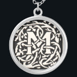 Vintages Monogramm M Art Nouveau Versilberte Kette<br><div class="desc">Jugendstil-Briefe - Monogramme von der Kunst- und Handwerksbewegung Dieser Buchstabe M ist ein schönes, im Jahr 1901 entworfenes Monogramm M, das in einem Set von Büchern veröffentlicht wurde. Das Monogramm M ist umgeben von einem wunderschönen, handgezeichnet Weinmuster, das zu jener Zeit im Jugendstil-Stil gehalten war und durch stilisierte und fließende...</div>