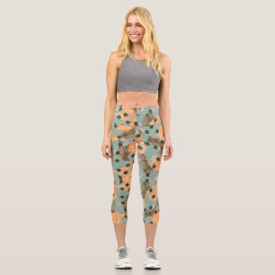 Vintages Moth Pattern Capri Leggings
