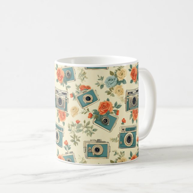 Vintages Muster für Blumen und Kameras Kaffeetasse (VorderseiteRechts)