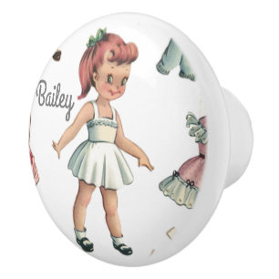 Vintages Papierpuppbild mit Kleidern Personalisier Keramikknauf