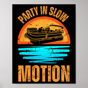 Vintages Party in langsamer Motion Funny Pontoon K Poster