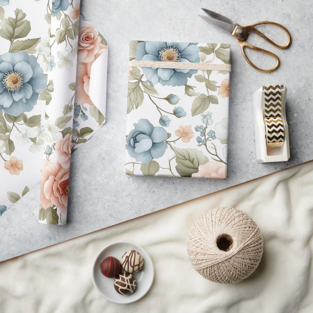 Vintages Pastellblau und Pfirsichblumenmuster Geschenkpapier (Kunsthandwerk)