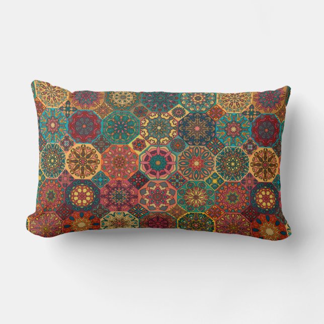 Vintages Patchwork mit Blumenmandalaelementen Lendenkissen (Vorderseite)