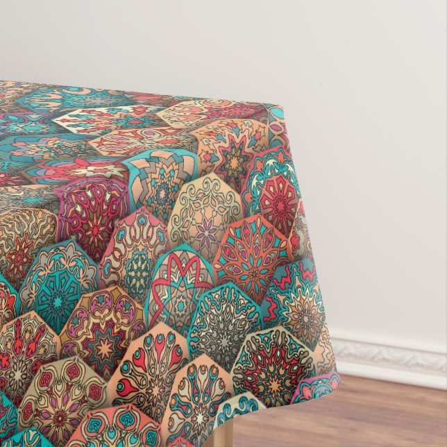 Vintages Patchwork mit Blumenmandalaelementen Tischdecke (Beispiel)