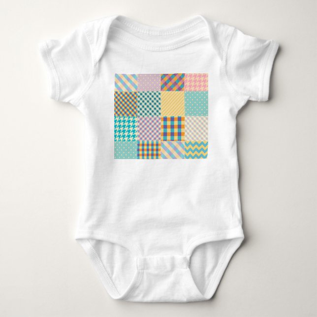 Vintages Patchwork: Textil - Nahtloser Hintergrund Baby Strampler (Vorderseite)