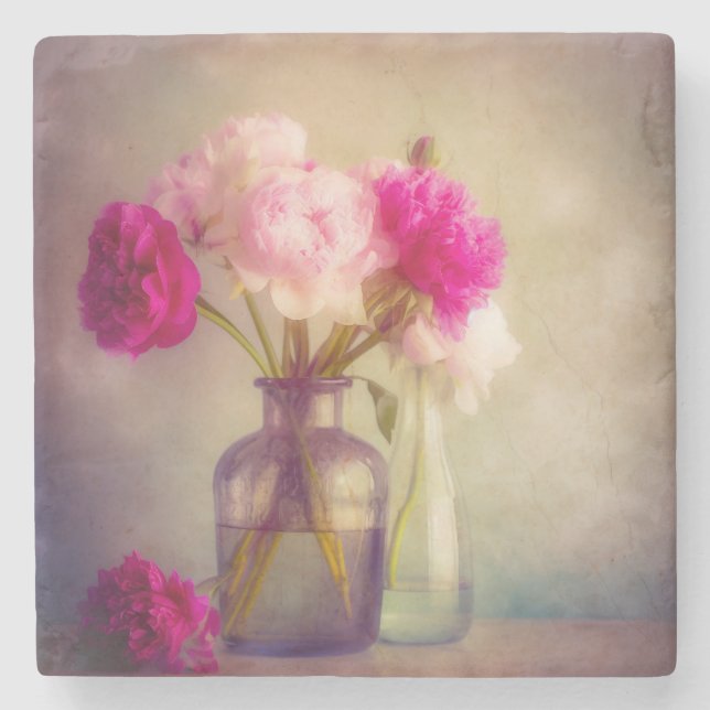 Vintages Peony Bouquet in Glass Vases Steinuntersetzer (Vorderseite)