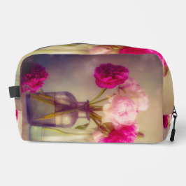 Vintages Peony Bouquet in Glass Vases Waschbeutel