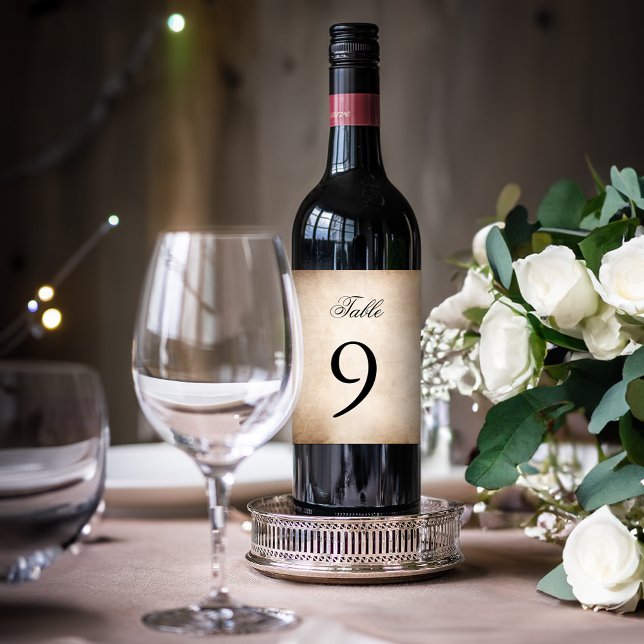 Vintages Pergament Weinflaschen Tischnummern Aufkleber (Create elegant parchment paper wine bottle table number labels for your celebration.)