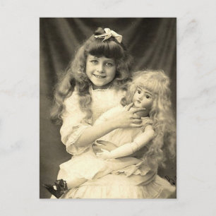 Vintages Portrait Young Girl mit Puppe Postkarte