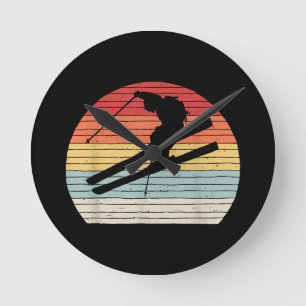 Vintages Retro Wintersport Skifahren Runde Wanduhr